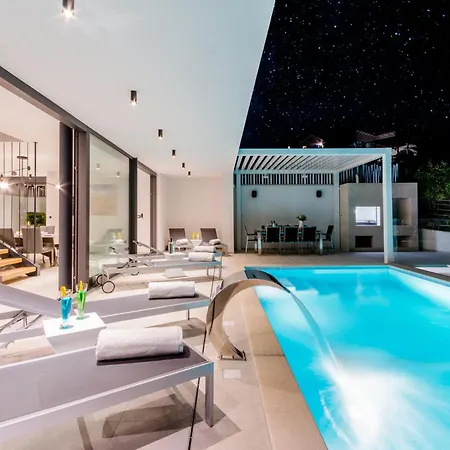 بيت للعطل Luxury 